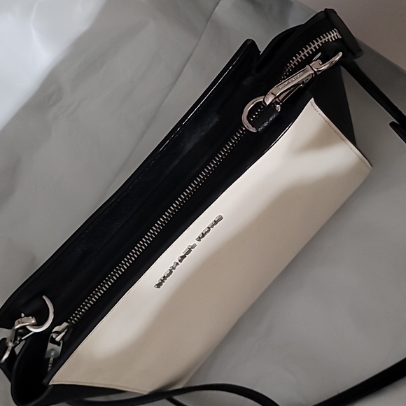 Michael Kors Crossbody - Picture 2 of 9